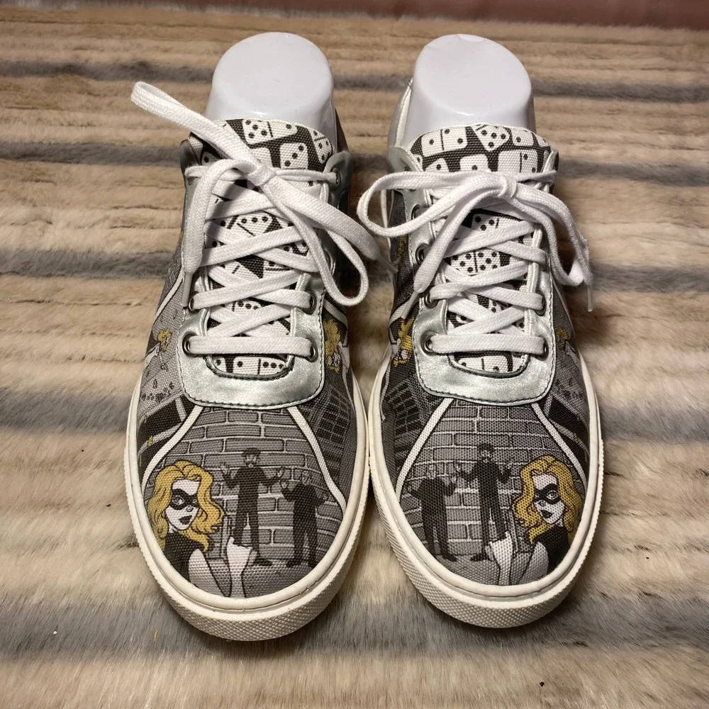 Red Needle Comic Book Print‎ Canvas Low Top Sneakers Unisex size 38EU